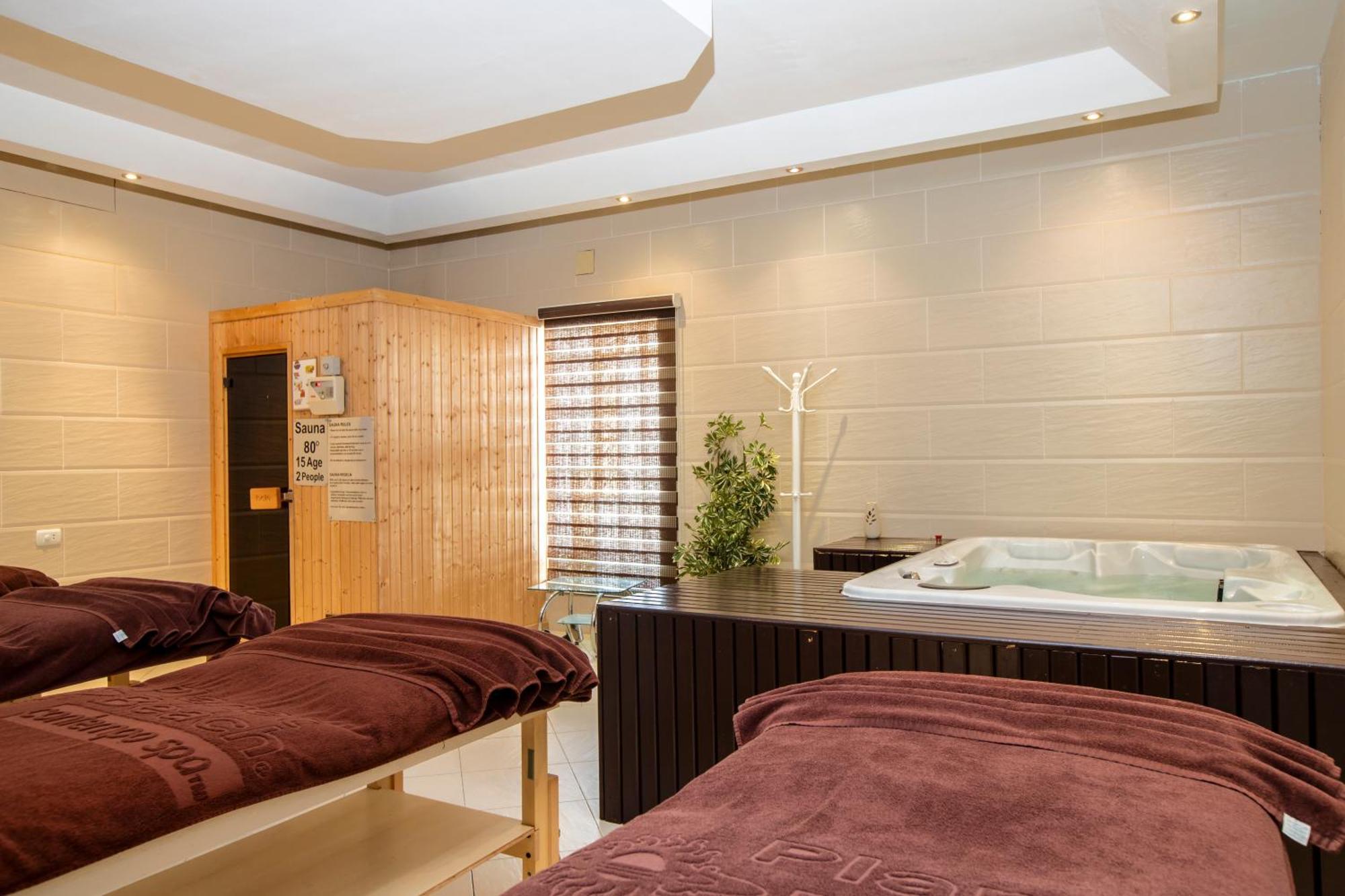 Desert Rose Resort Hurghada Esterno foto A typical treatment room